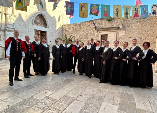 Fotografija 6 - Šibensko pjevačko društvo Kolo snima spot za pjesmu 'Kruna kralja Tomislava'