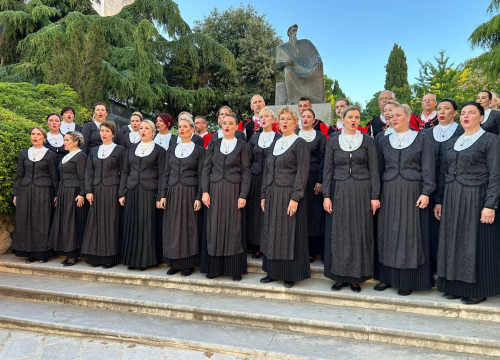 Fotografija 2 - Šibensko pjevačko društvo Kolo snima spot za pjesmu 'Kruna kralja Tomislava'