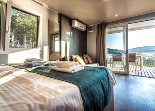 Fotografija 7 - Prodaju se luksuznu mobilne kućice iz kampa u Tisnom kraj plaže