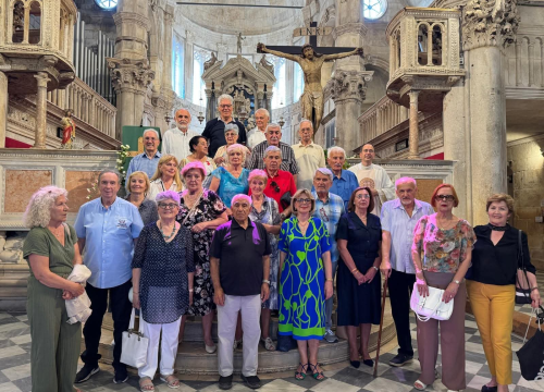 Šibenski gimnazijalci proslavili 60. obljetnicu mature u katedrali sv. Jakova