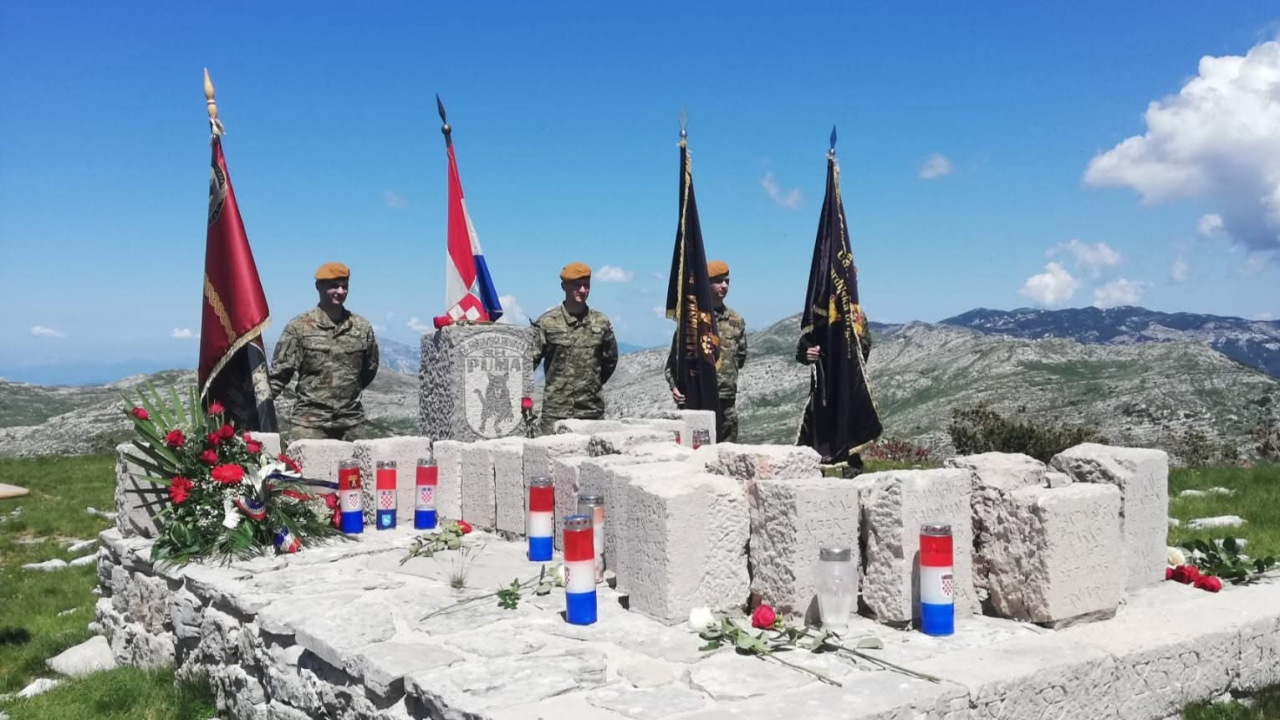 Na Dinari podignut spomenik u čast legendarne gardijske brigade