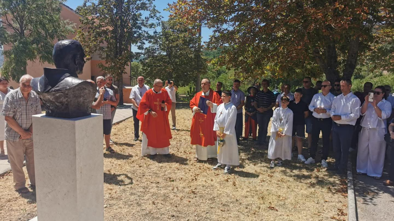 U Siveriću svečano otkriven spomenik fra Julijanu Ramljaku