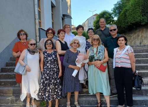 Fotografija 1 - Zlatna matura: Drniški gimnazijalci proslavili 50 godina od završetka škole