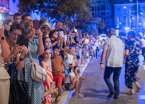 Fotografija 5 - FOTO Nebo, zemlja i more spojili se na zatvaranju MDF-a, predstava neke oduševila, drugi tvrde da je primjerenija za Burning Man