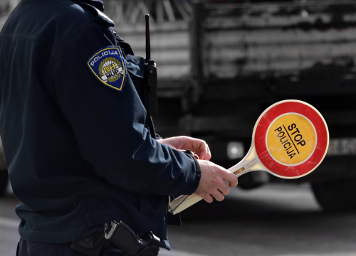 Vozio pod utjecajem alkohola, odbio testiranje na drogu, prijeti mu paprena novčana kazna i oduzimanje dozvole