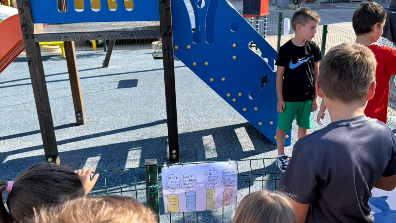 Zastanite i uživajte u dječjim radovima u Grebaštici: U Donjim Banovcima otvorena vanjska izložba