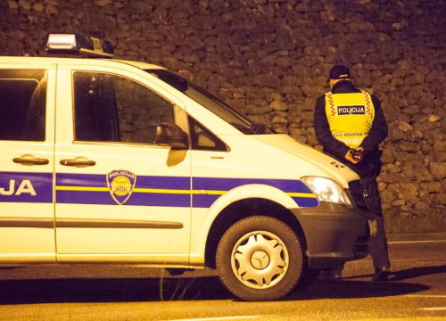 Nakon kratke svađe u šibenskom kafiću, 36-godišnjak izudarao 62-godišnjaka