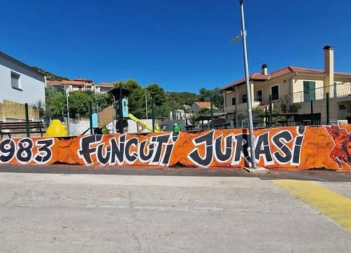 Fotografija 1 - Novi mural u čast Funcutima osvanuo u Jurasima: Narančasto-crni duh Šibenika živi na svakom kantunu grada