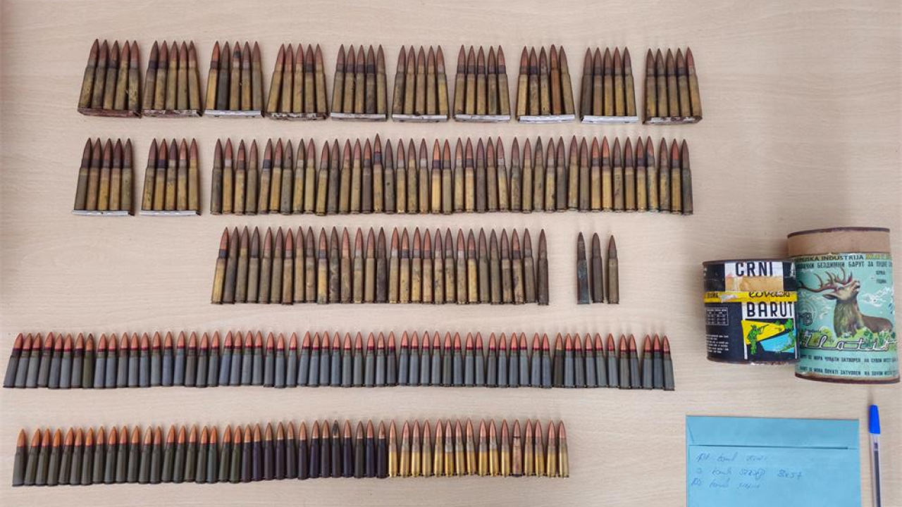 Pronađena 243 komada bojevog streljiva i više od 500 grama baruta u vlasništvu 82-godišnjakinje