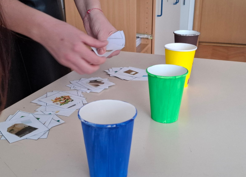 Fotografija 4 - Učenici Katoličke škole u Šibeniku 'Zavrtjeli krug promjena'