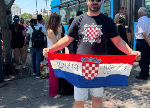 Fotografija 9 - Čavoglave, Drniš, Otavice: Zagreb okupiralo mnoštvo Thompsonovih fanova s hrvatskim zastavama