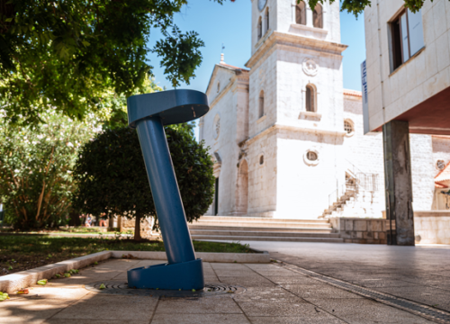 Postavljeno svih deset javnih špina na području grada Šibenika: 'Ojačane su i ne mogu se više tako lako razbiti'