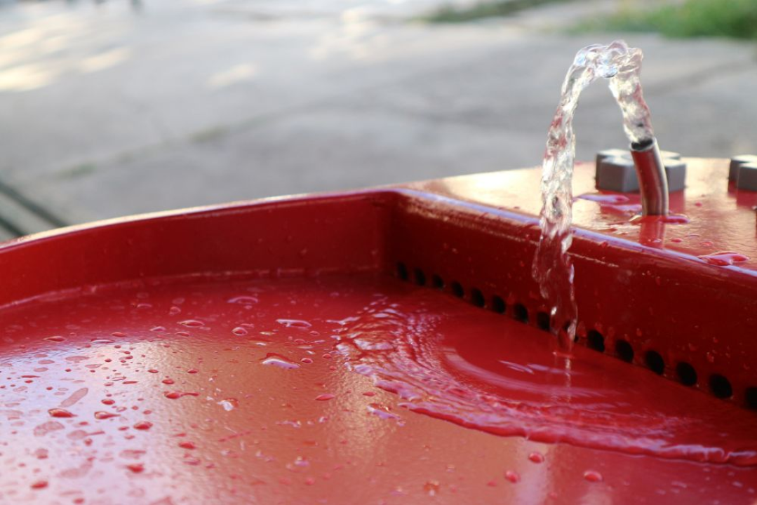 FOTO Postavljeno svih deset javnih špina na području grada Šibenika: 'Ojačane su i ne mogu se više tako lako razbiti'