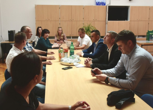 Fotografija 8 - FOTO Župan Rakić u Kninu se sastao s umirovljenicima, sportašima, poduzetnicima, prosvjetarima i zdravstvenim djelatnicima