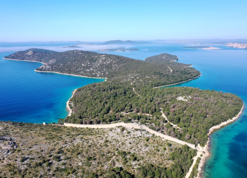 Fotografija 7 - Dalmatinski 'Kineski zid': Legenda burne povijesti bedema s poluotoka Oštrica kod Grebaštice