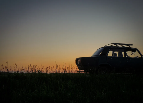 Evo zašto nije pametno parkirati automobil u suhoj travi