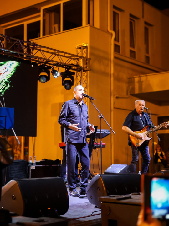 Vodička riva sinoć postala plesni podij uz Dražena Zečića: More domaćih i stranih gostiju pjevalo u glas