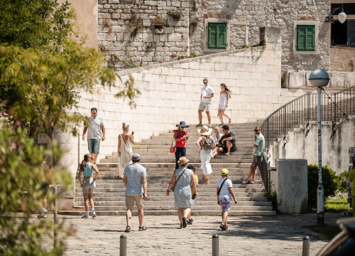 Nedjelja pretežno sunčana i topla, temperature do 32°C