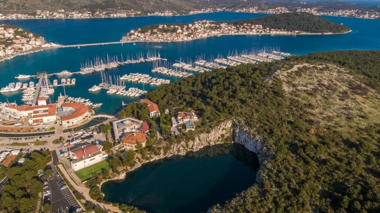 Legenda o krvoločnom zmaju Murinu s dna rogozničkog jezera