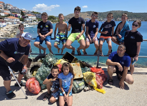 Fotografija 1 - Zajedno za čisto more: Sportsko društvo Gof čistilo morsko dno Rogoznice