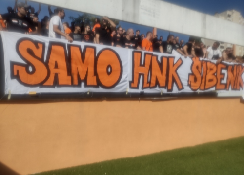 Fotografija 2 - FOTO Funcuti podržali svoje ljubimce u narančastom na startu priprema: Klupski grb uskoro opet plavi