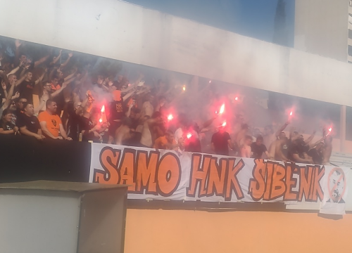 Fotografija 7 - FOTO Funcuti podržali svoje ljubimce u narančastom na startu priprema: Klupski grb uskoro opet plavi