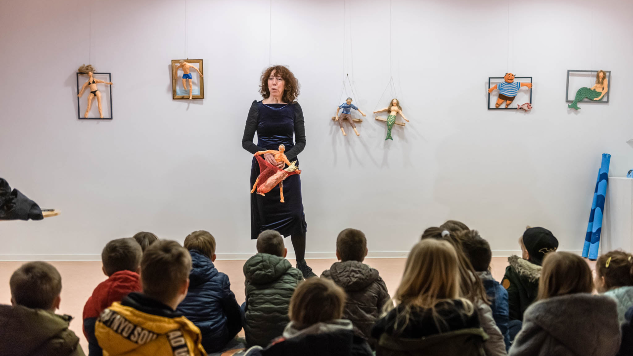 Na Zlarinu otvorenje izložbe posvećene Mladenu Bjažiću