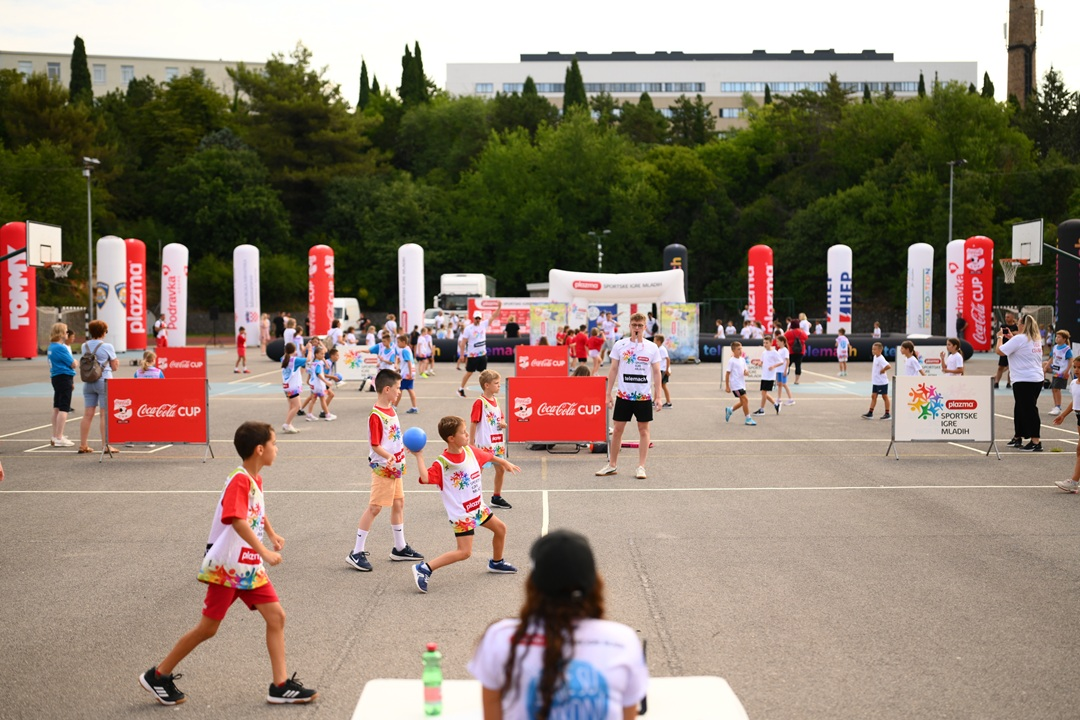 FOTO Na Plazma Sportskim igrama mladih 2 tisuće djece - pristigli sudionici iz naše županije