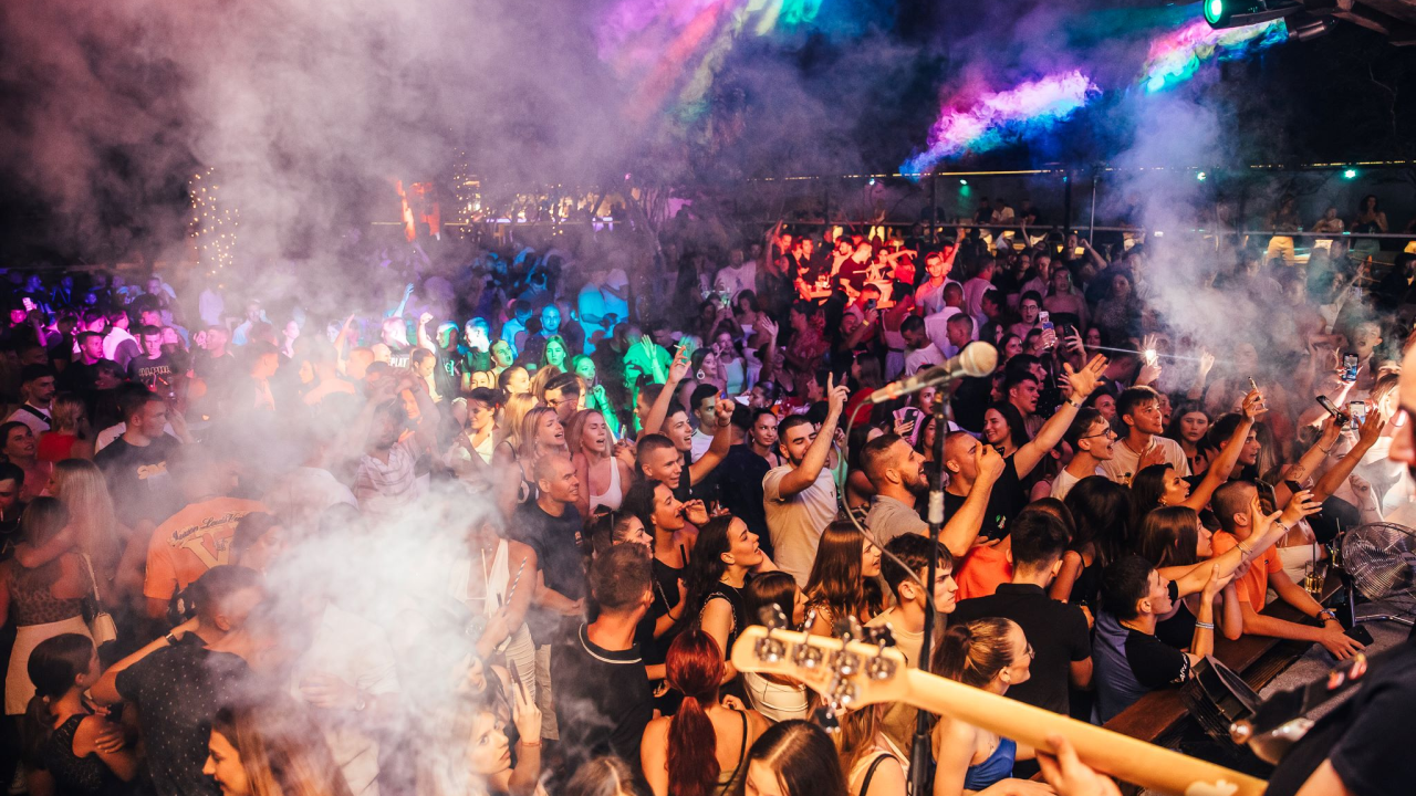 La Playa u Vodicama najavljuje spektakl uz Sašu Matića, Acu Pejovića i nastup hit dua!