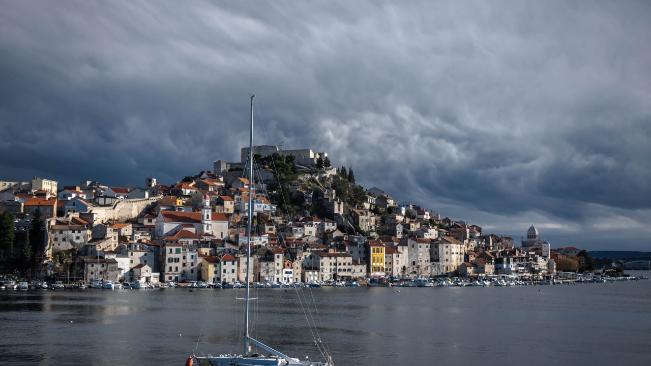Stiže velika promjena vremena: Temperature će jako pasti, moguće oluje, tuča, pijavice