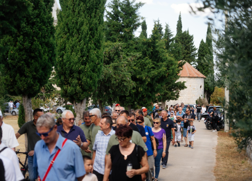 Fotografija 22 - Svečano obilježen Spomendan na poginule branitelje i 142. obljetnica Općine Promina