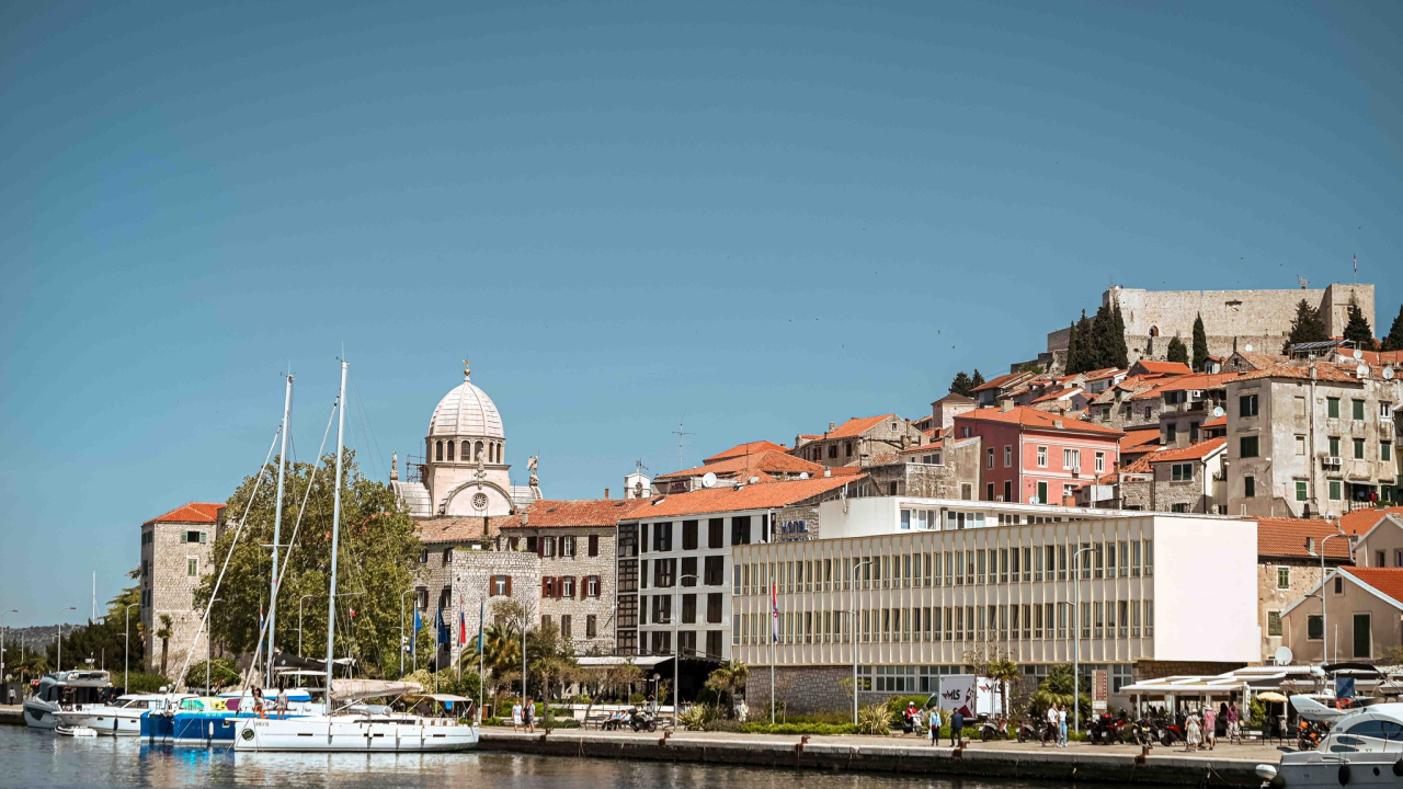 Danas će biti sunčano i vruće, popodne ponegdje naoblaka