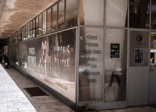 Fotografija 4 - Baldekin 2 i 3: Simbol šibenskog duha, spoj sporta, obrazovanja i sjećanja