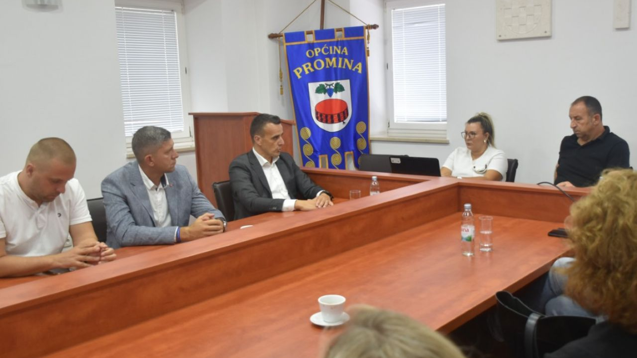 Župan Rakić u prvom službenom posjetu Gradu Drnišu i Općinama Promini i Ružić