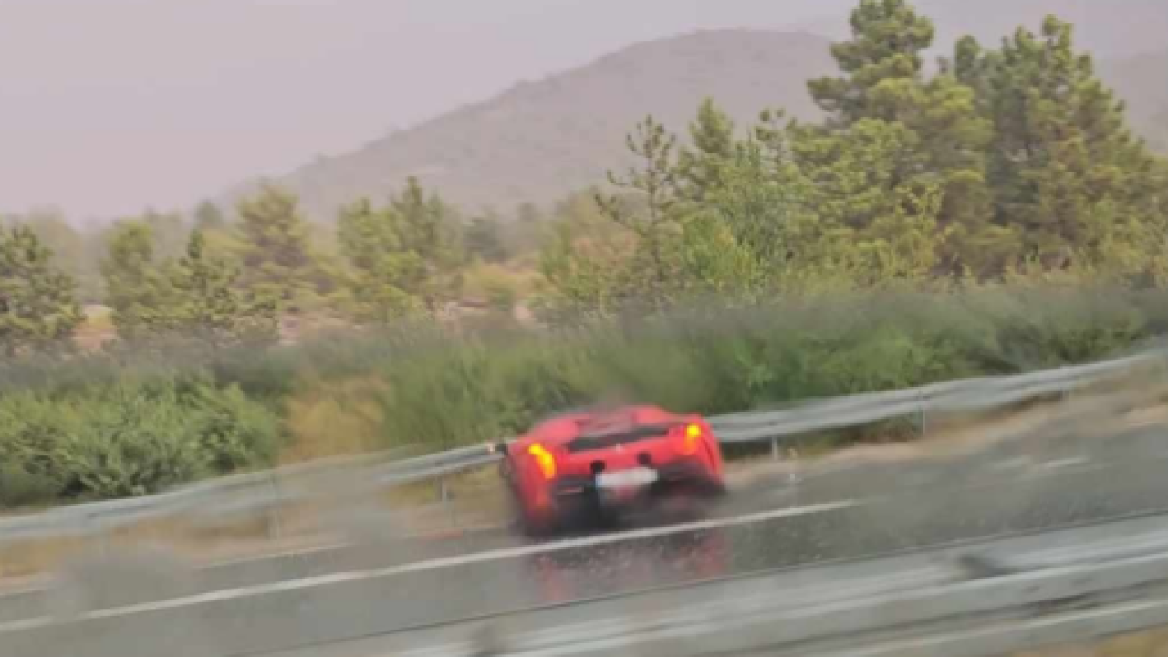 Ferrari završio u ogradi na autocesti kod Šibenika: Nesreći kumovala kiša