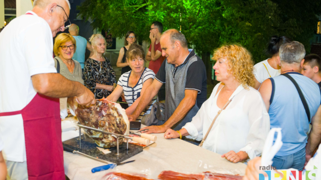 U subotu noćni sajam običaja i tradicije drniškog kraja – 12. 'Radio pijaca'
