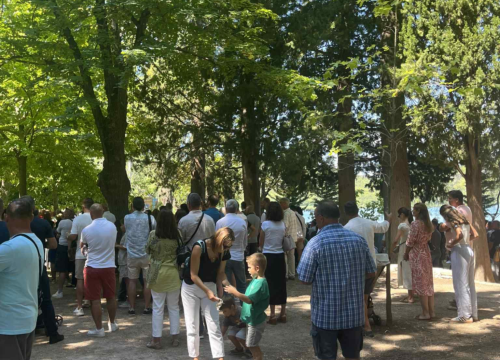 Fotografija 15 - Misa i molitva u srcu Krke: Proslava Gospe od Anđela na Visovcu okupila brojne vjernike