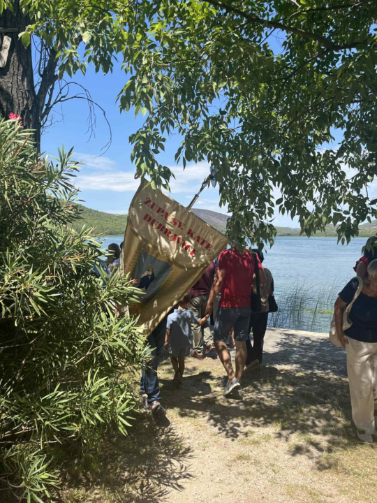 Misa i molitva u srcu Krke: Proslava Gospe od Anđela na Visovcu okupila brojne vjernike