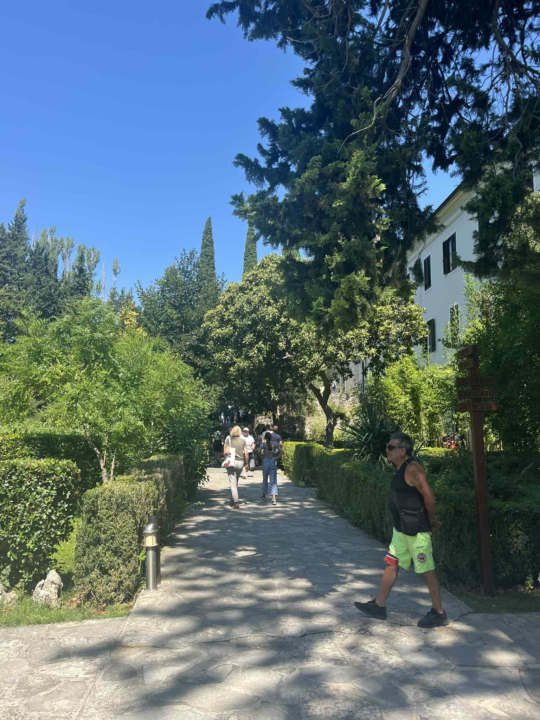 Misa i molitva u srcu Krke: Proslava Gospe od Anđela na Visovcu okupila brojne vjernike