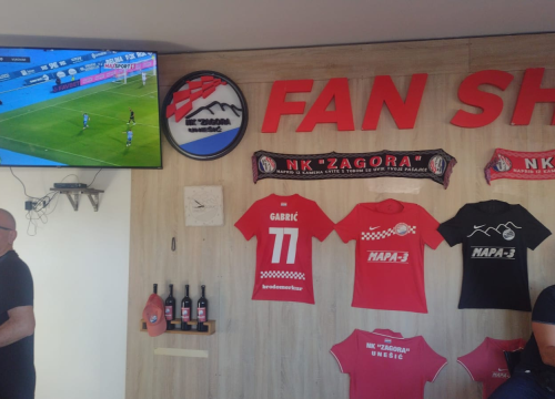 Fotografija 3 - Druženje navijača Šibenika i Zagore u Unešiću uoči prijateljske utakmice