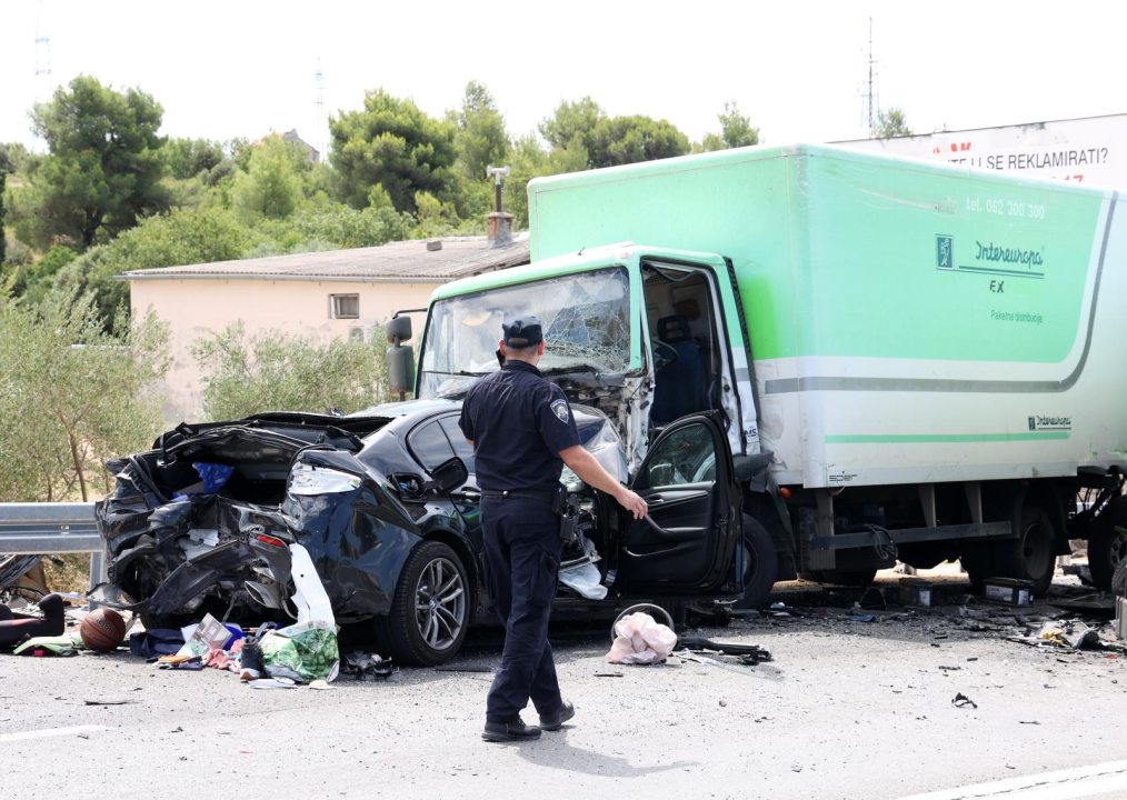 Na 'tri trake' sudar četiri vozila, sve hitne službe na terenu