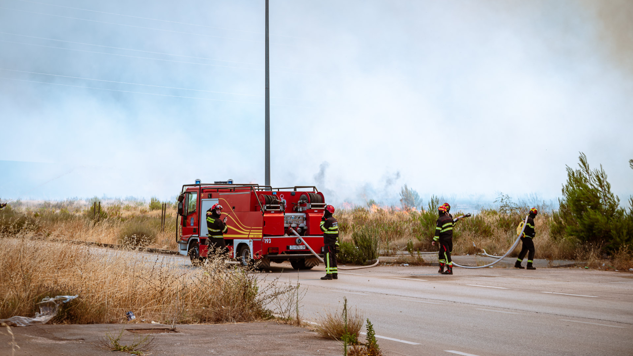 Vatrogasci gasili požare kod Žagrovića i Srime, kod Ervenika planuo električni stup