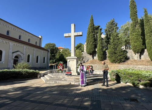Fotografija 8 - U Drnišu položeni vijenci i zapaljene svijeće