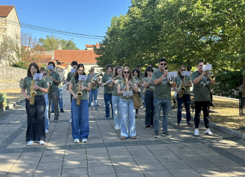 Fotografija 18 - U Drnišu položeni vijenci i zapaljene svijeće