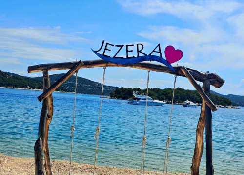 Fotografija 2 - FOTO Jezera spremna za spektakl: Ne propustite Ribarsku feštu uz Crvenu jabuku i dalmatinske okuse!