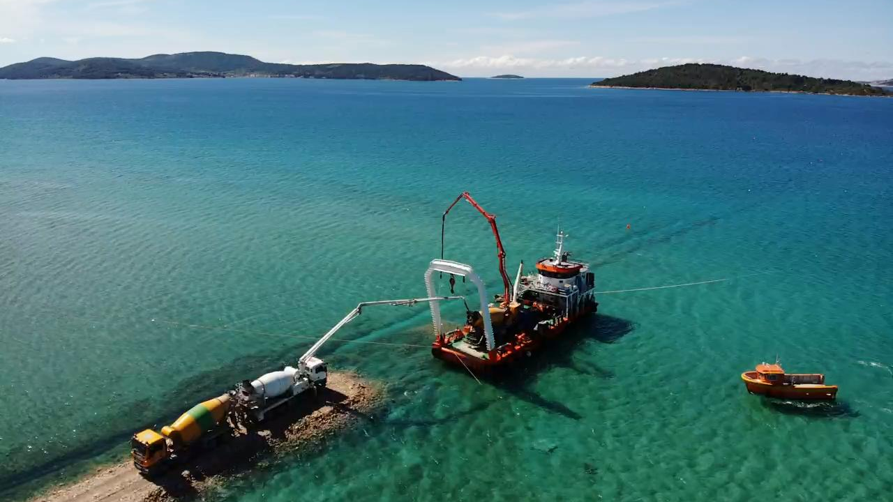 Pitka voda stiže na Žirje, Kaprije i Obonjan: Najduži podmorski cjevovod položen 70 metara pod morem