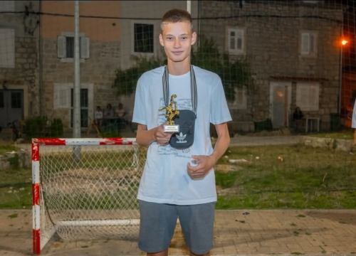 Fotografija 4 - Na Zlarinu odigran 30. turnir na male branke