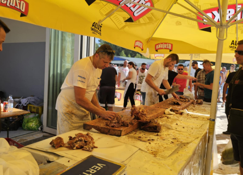 Fotografija 7 - Ni vrućine nisu spriječile masu ljudi da obilježe 'sveti deseti'