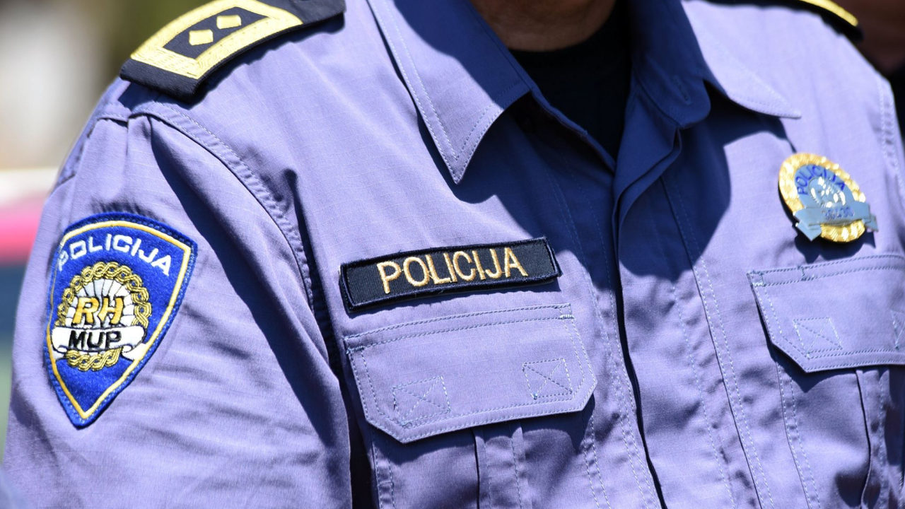 U Primoštenu ukraden automobil, u Bilom netko je Slovaku oštetio vozilo