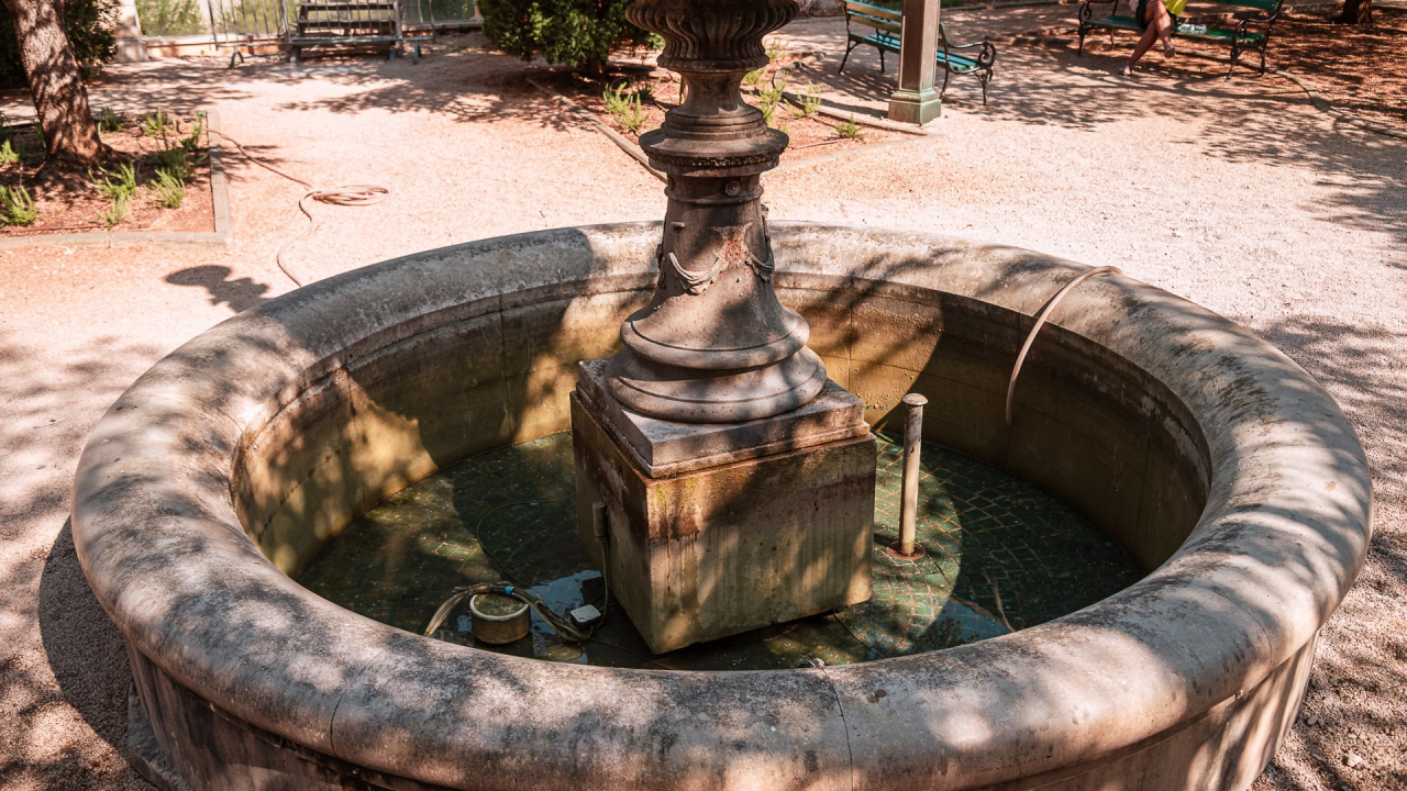 Fontana opet nastradala: Vandali preko noći napravili štetu, Zeleni grad po stoti put šalje apel